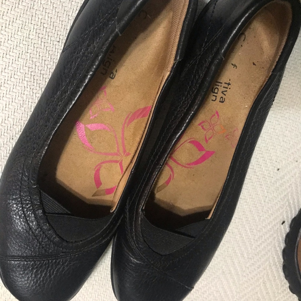 Women’s black flats, size 7M
